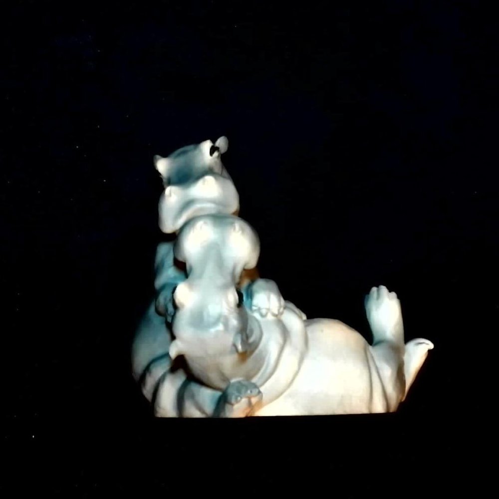 Kissing Hippos Sculpture